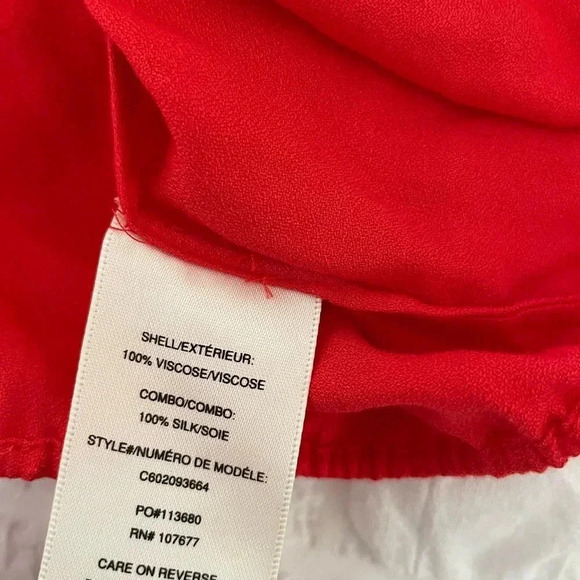 Alice + Olivia red off the shoulder ruffle crop top - Picture 5 of 7